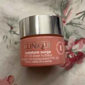 Clinique moisture surge unused